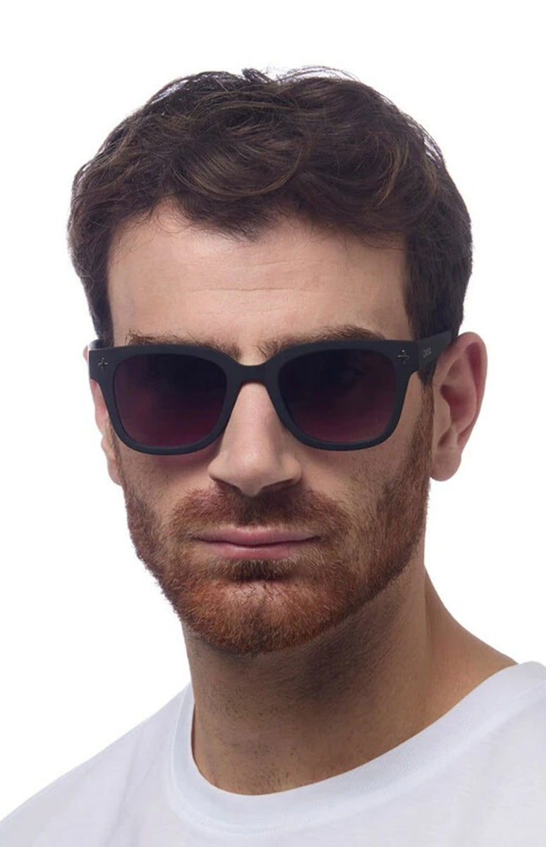 Okkia Giovanni Sunglasses - Black and Grey