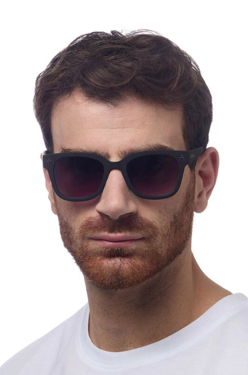 Okkia Giovanni Sunglasses - Black and Grey
