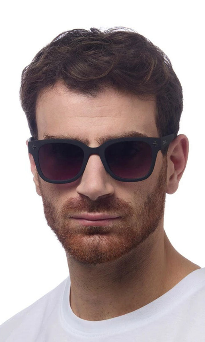 Okkia Giovanni Sunglasses - Black and Grey