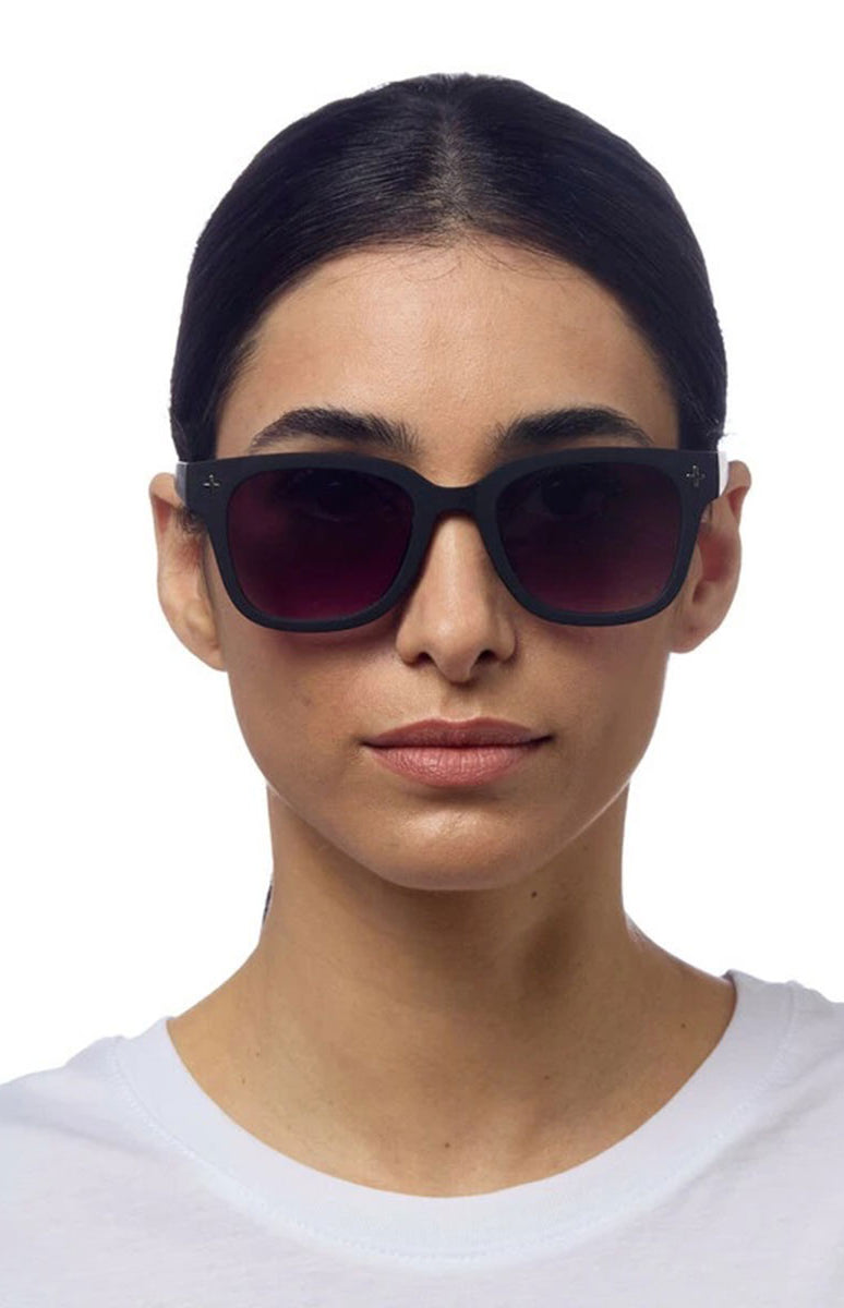 Okkia Giovanni Sunglasses - Black and Grey