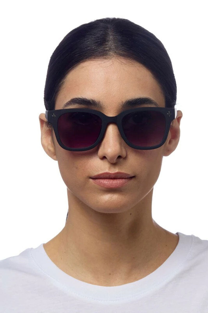 Okkia Giovanni Sunglasses - Black and Grey