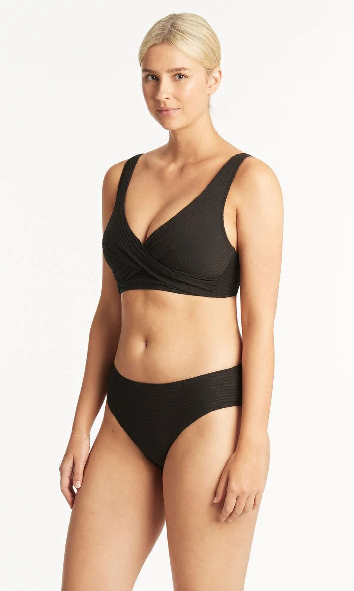 Sea Level SL3467SP Spinnaker Cross Front Multifit Bra Top - Black_4