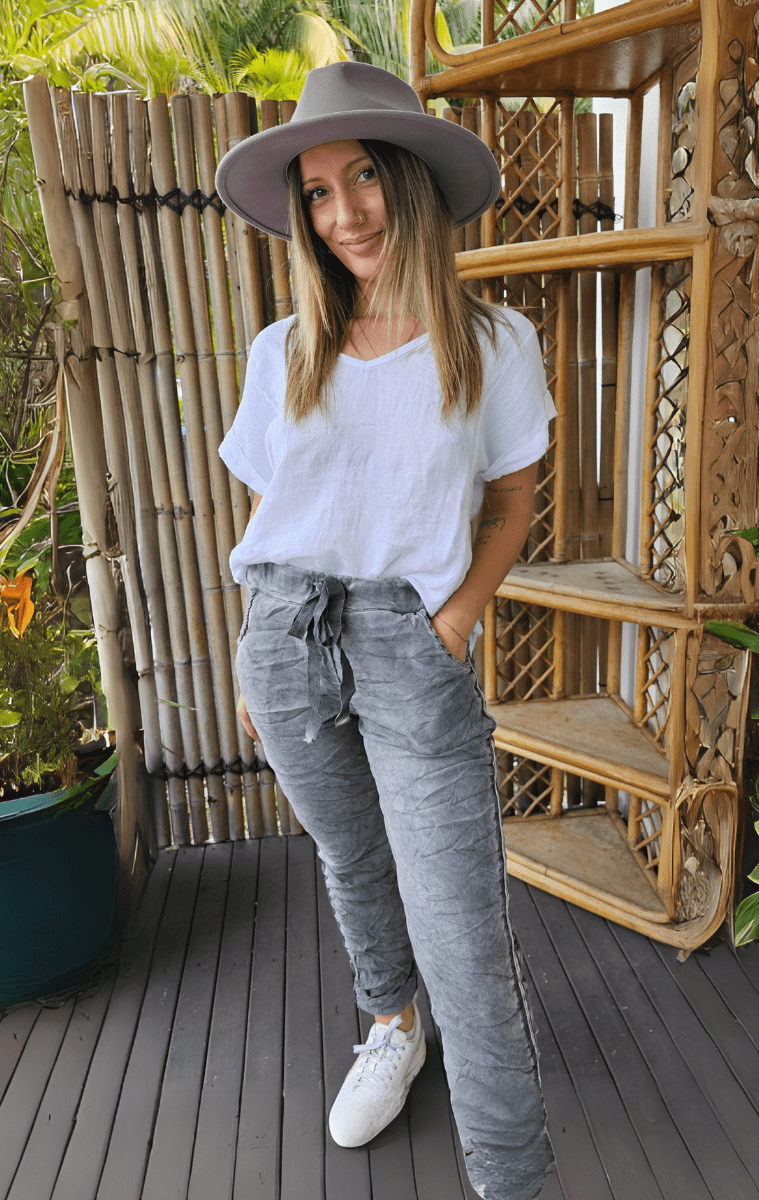 La Strada Trimed Sides Jogger Pants.