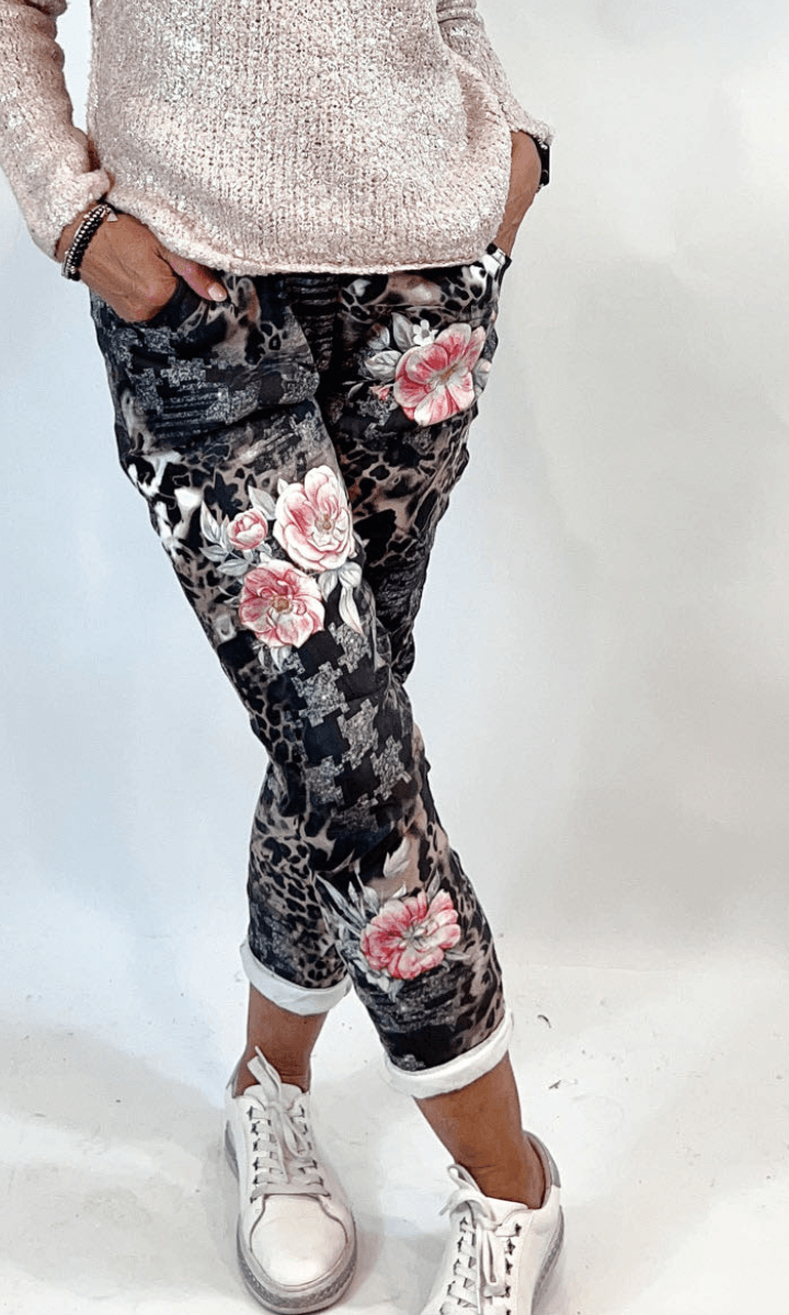 La Strada Jogger Stretch Pink Animal Pant.