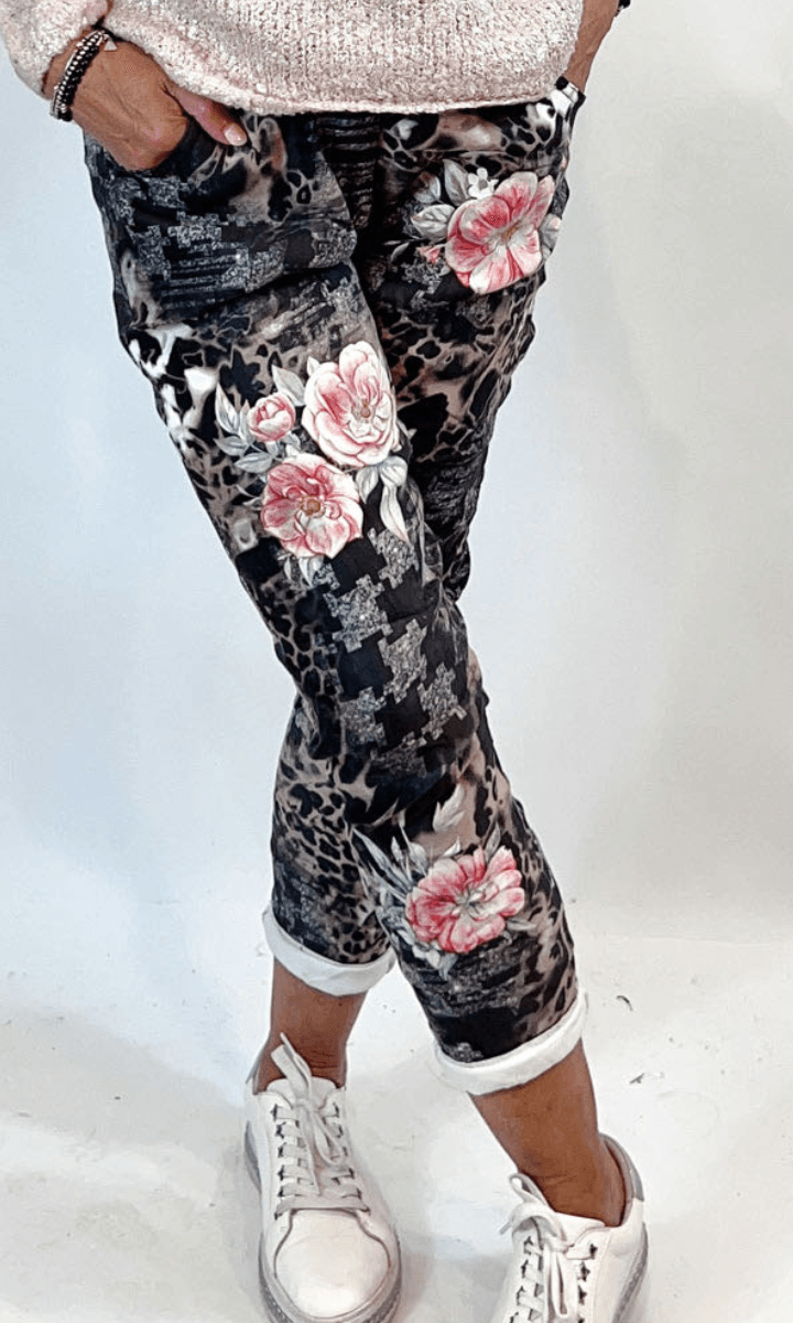 La Strada Jogger Stretch Pink Animal Pant.