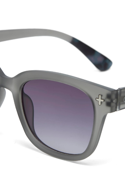 Okkia Giovanni Sunglasses - Grey.