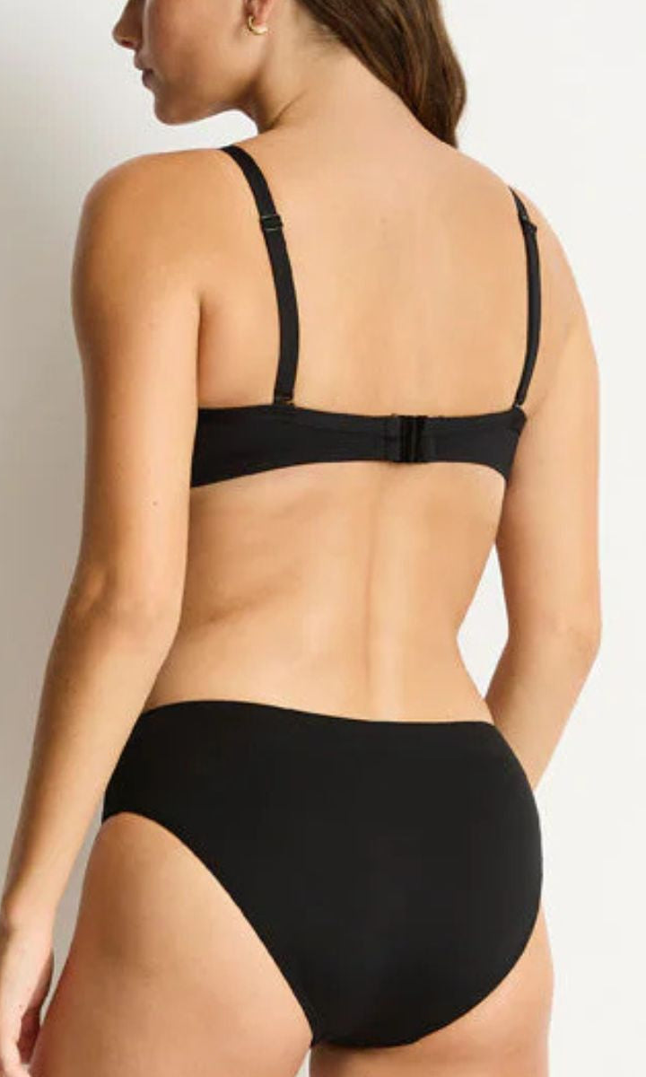 sea-level-essentials-edit-cross-front-moulded-underwire-bra-black-ozresort