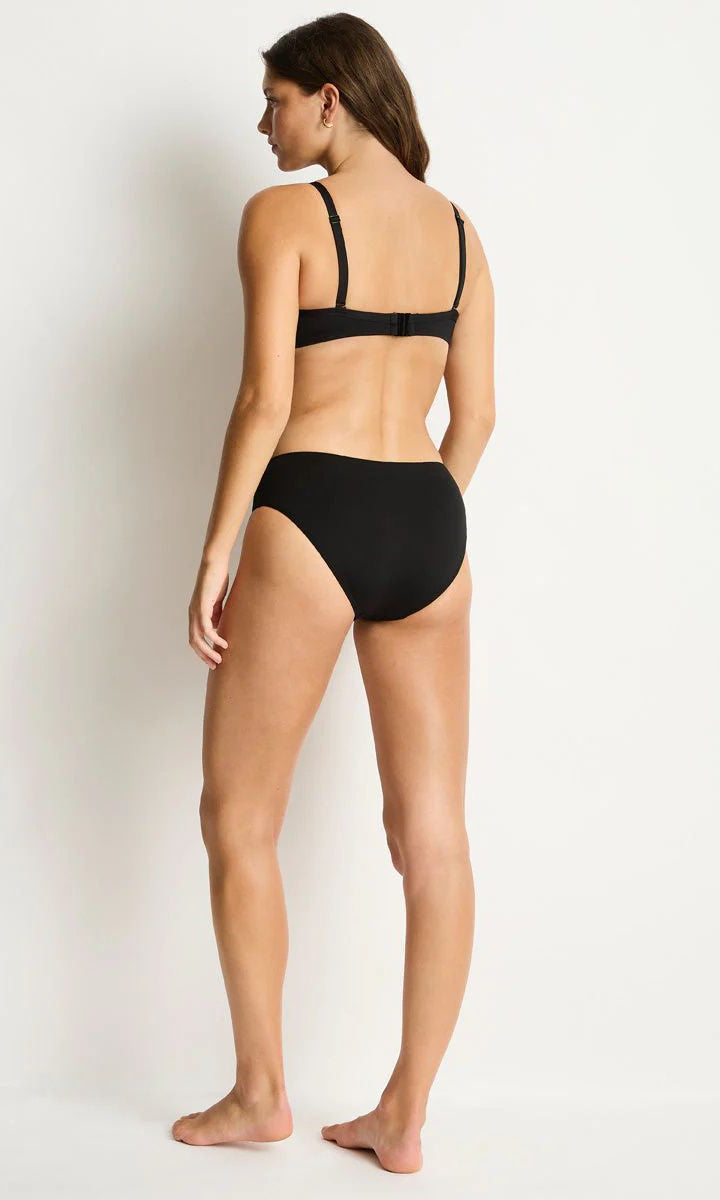 sea-level-essentials-edit-cross-front-moulded-underwire-bra-black-ozresort