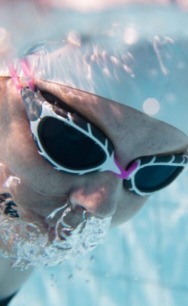 Zoggs Original Predator Reactor Smoke Lens Pink.