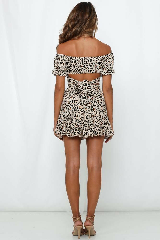 62235BK15 Indikah Leopard cropped top.