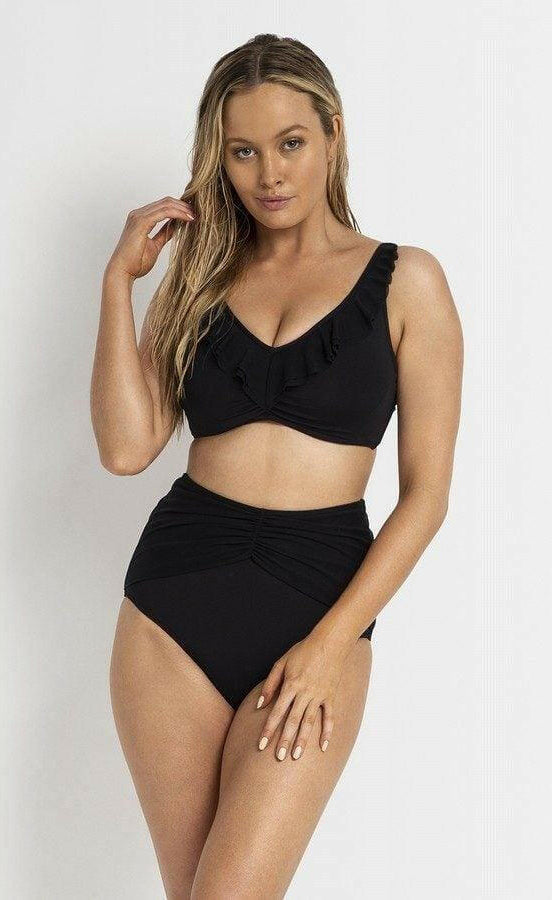 Jantzen Cosmopolitan DDE Frill Cross Convertible Bra.