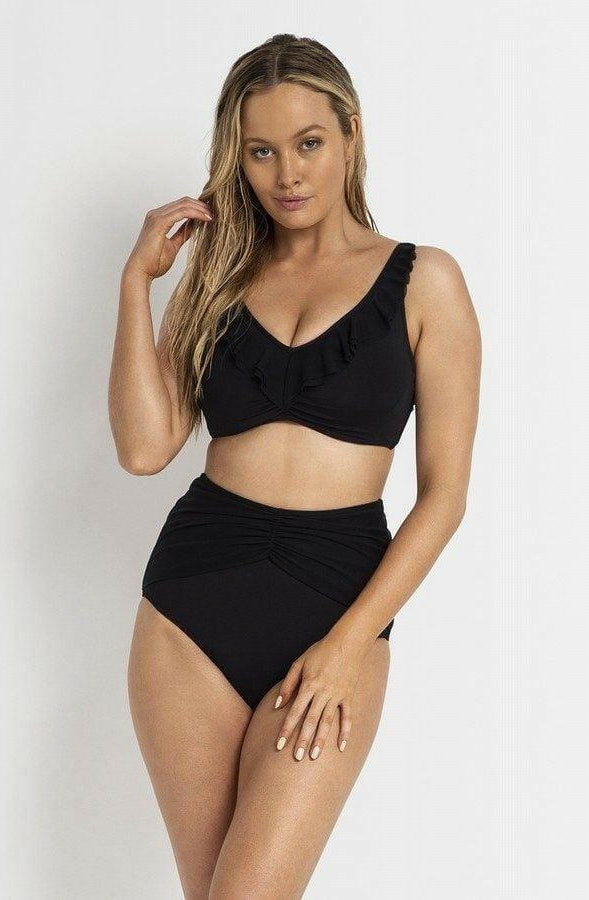 Jantzen Cosmopolitan DDE Frill Cross Convertible Bra.