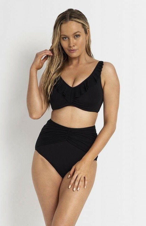 Jantzen Cosmopolitan DDE Frill Cross Convertible Bra.