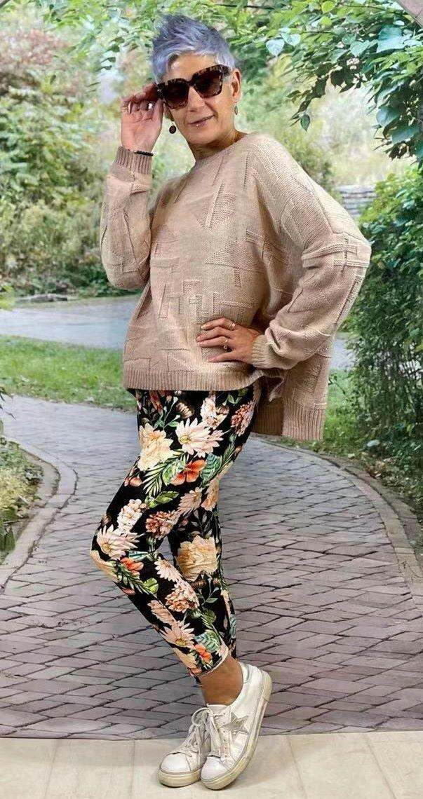 La Strada Stretch Crinkle Flower Jogger.