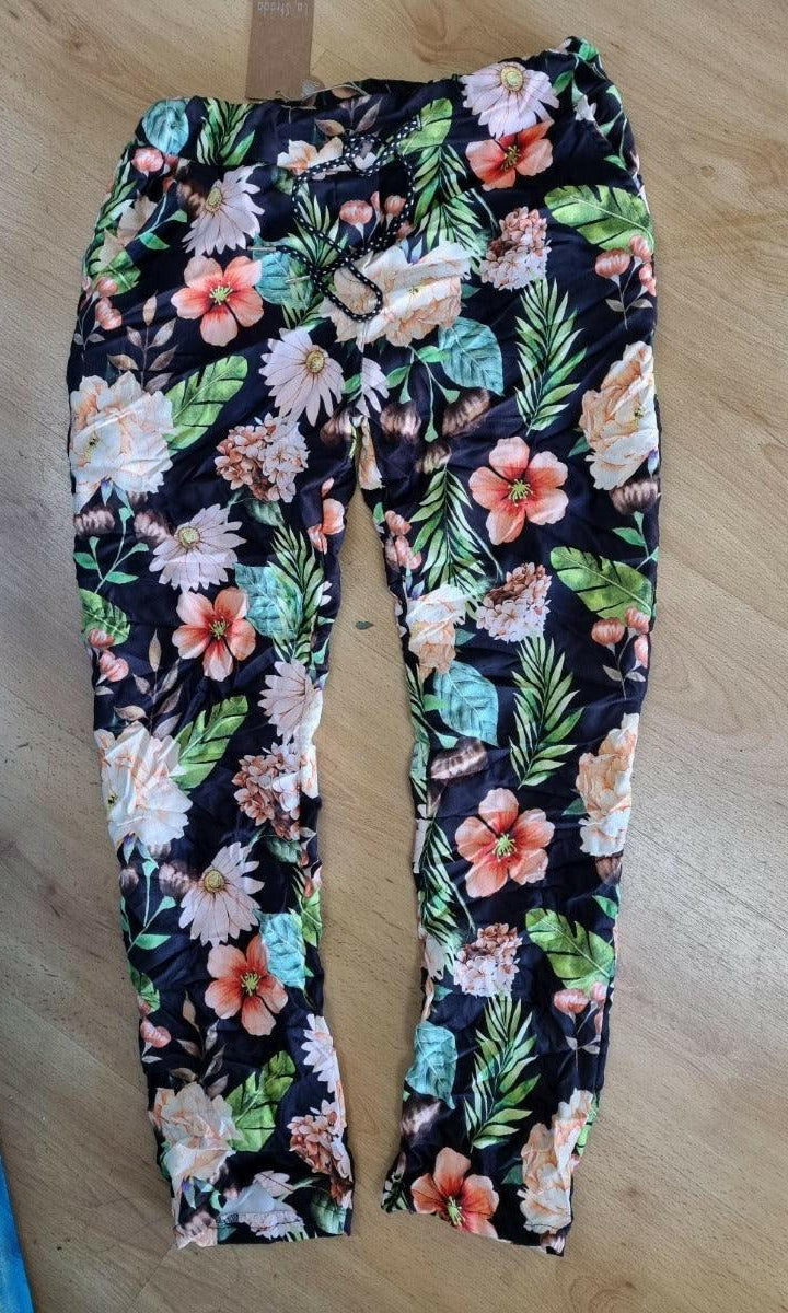 La Strada Stretch Crinkle Flower Jogger.