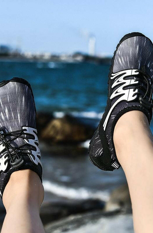 Aqua Shoes for Kids - Neoprene Non Slip Rubber Sole Beach Shoes - Black.