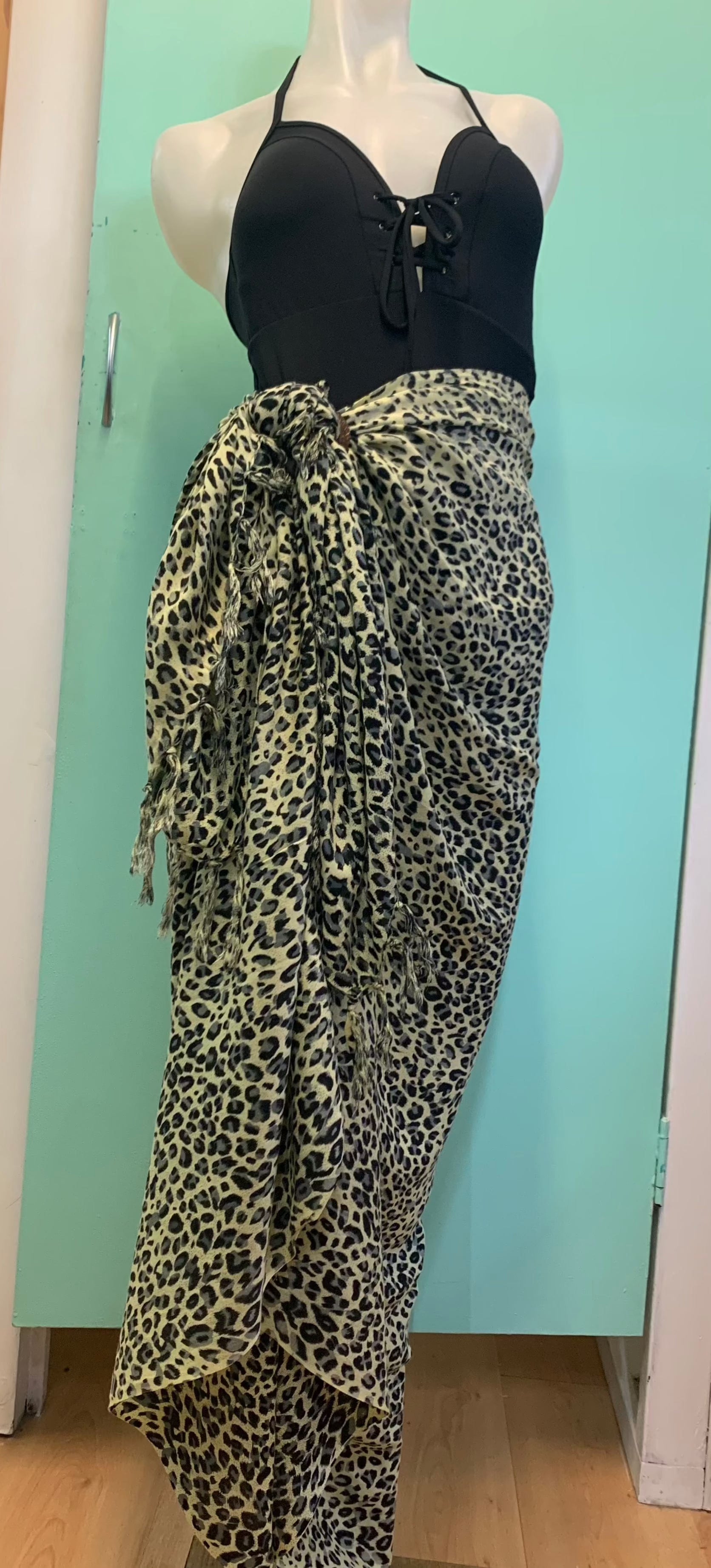 Rayon Wrap Animal Pattern Fringed Sarong Black.