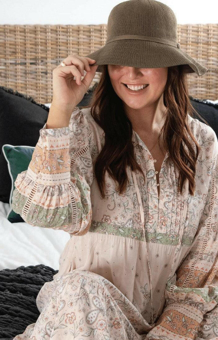 Sundaise SH525 Kay Medium Brim Bucket Hat Olive.