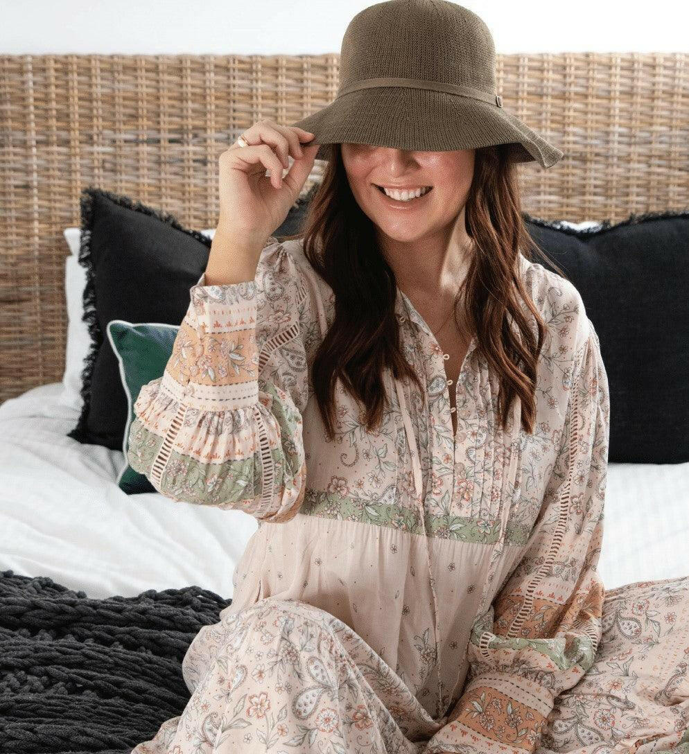 Sundaise SH525 Kay Medium Brim Bucket Hat Olive.