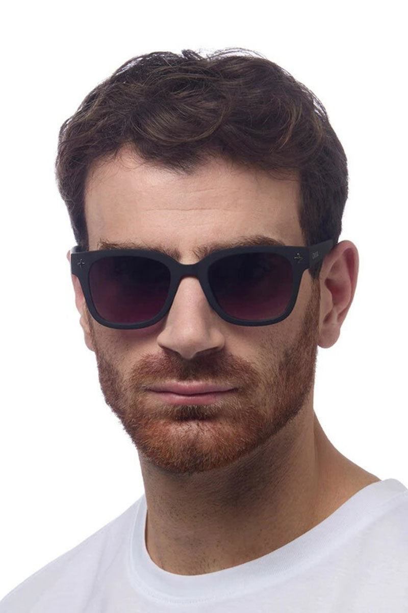 Okkia Giovanni Sunglasses - Black and Grey