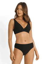 Sunseeker Reset Mid Rise Pant Black.