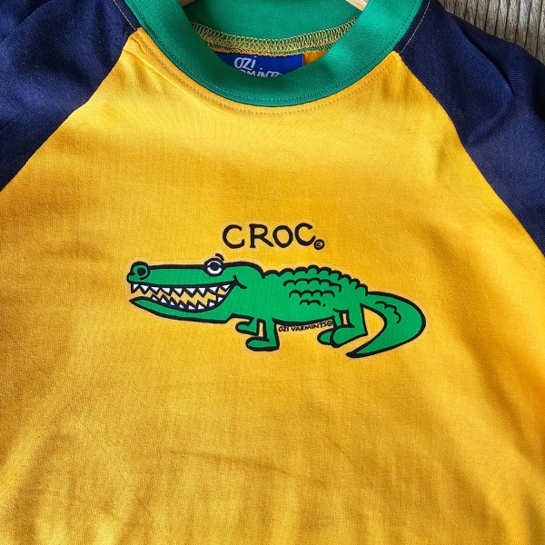 ozi varmints contrast 100% cotton t-shirt with sun/navy/emerald colour and a crocodile design printed in the middle of the shirt