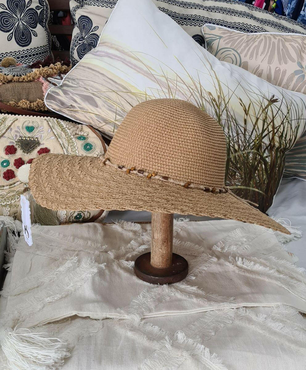 L2304-Wide Brim Ladies Hat With Weaved Edge.