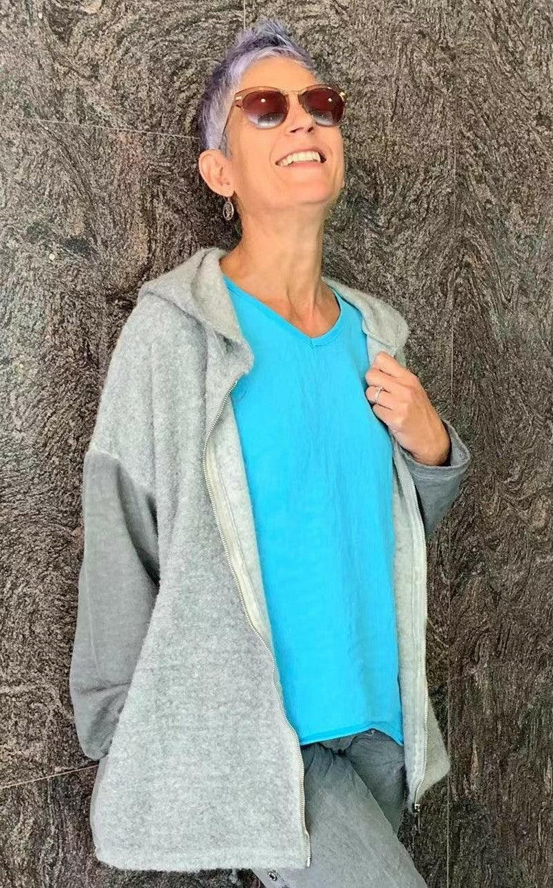 La Strada Cotton V Neck with Knit Sleeve Top.
