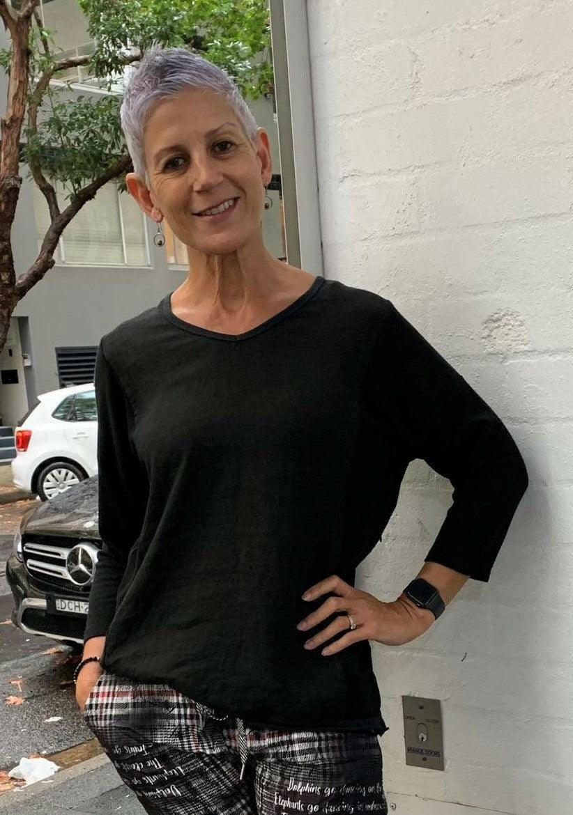 La Strada Cotton V Neck with Knit Sleeve Top.