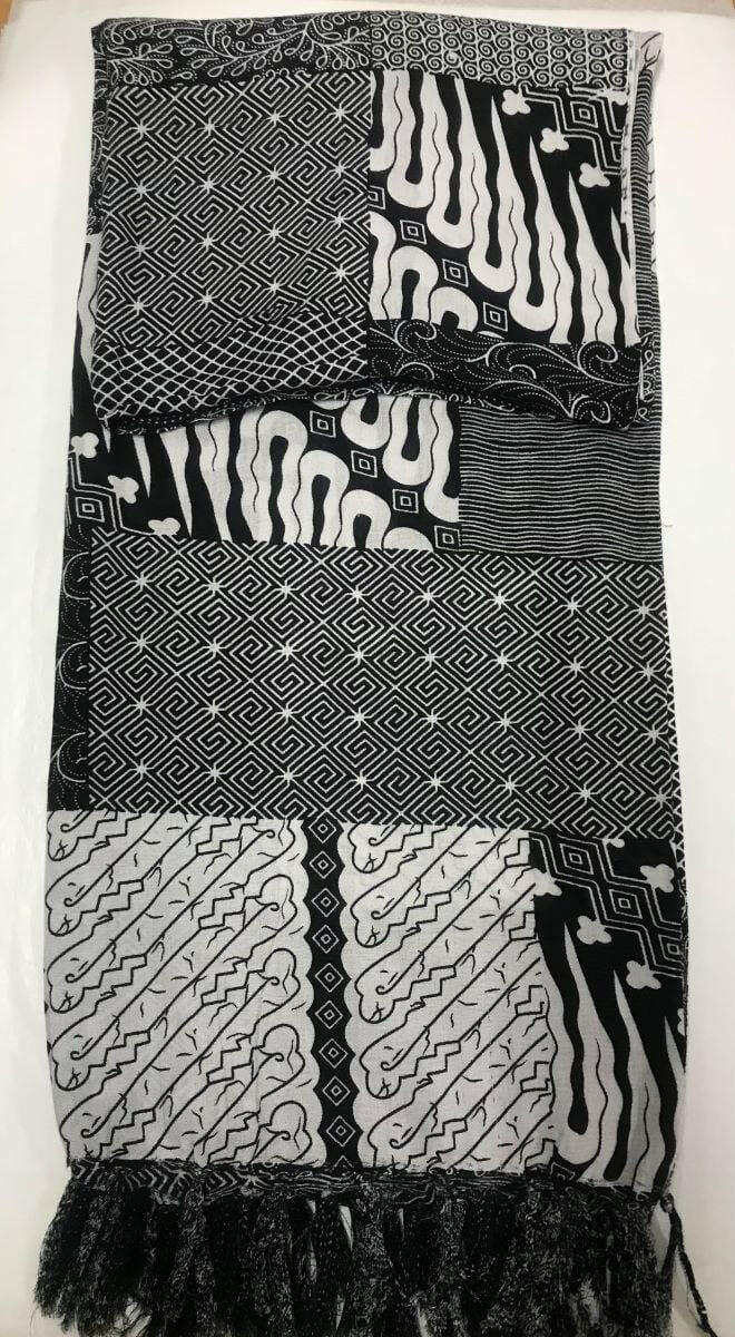 Cotton Rayon Sarong Patterned Fringed Sarong Black/White.