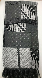 Rayon Sarong Wrap Black & white Geometrical Pattern Fringed Sarong.