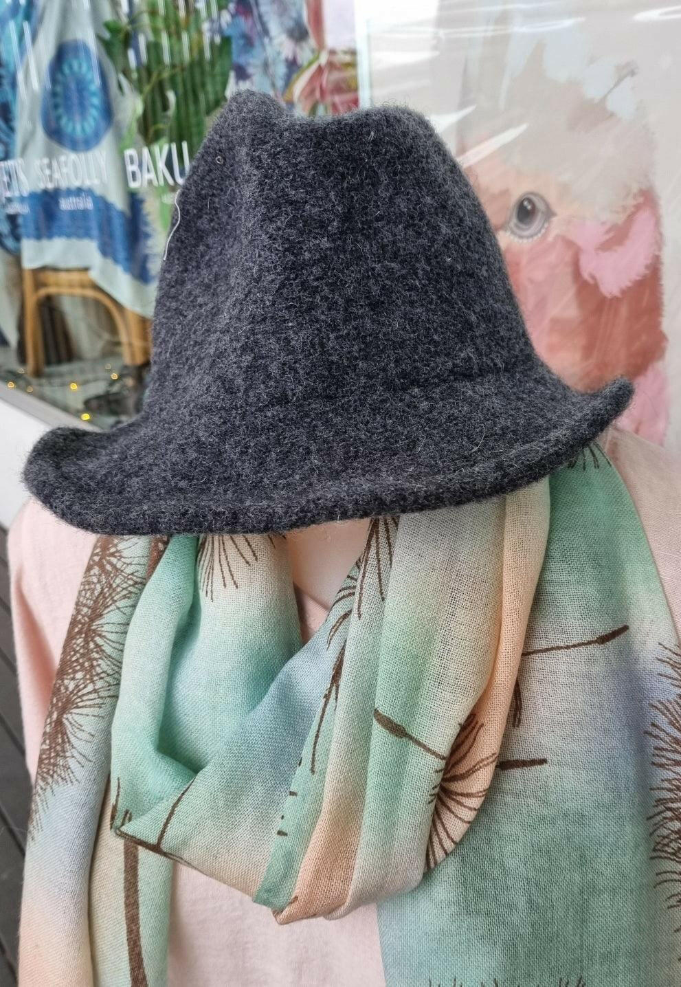 Zura Wool Hat LM54 - Zura.